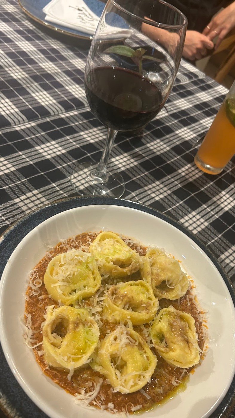Tortellini con vino tinto